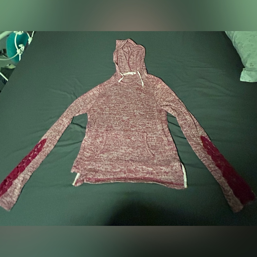 Aeropostale Lightweight sweater w/hood